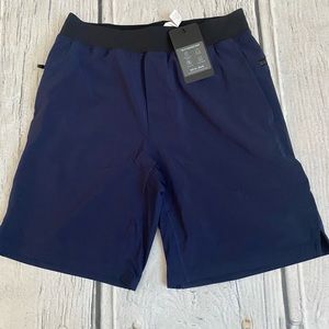 Fabletics Franchise Shorts 9”